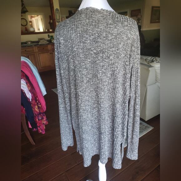 Day Trip xl more like l gray black and white open cardigan - Picture 2 of 7